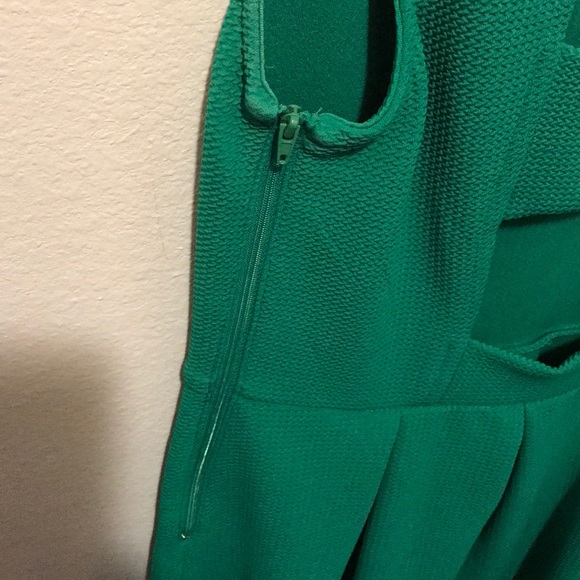 Green dress - Picture 5 of 6